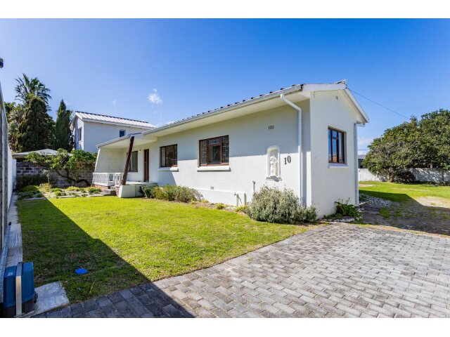 <!--[if BLOCK]><![endif]--> 10   Moffat, Eastcliff, Hermanus <!--[if ENDBLOCK]><![endif]-->
